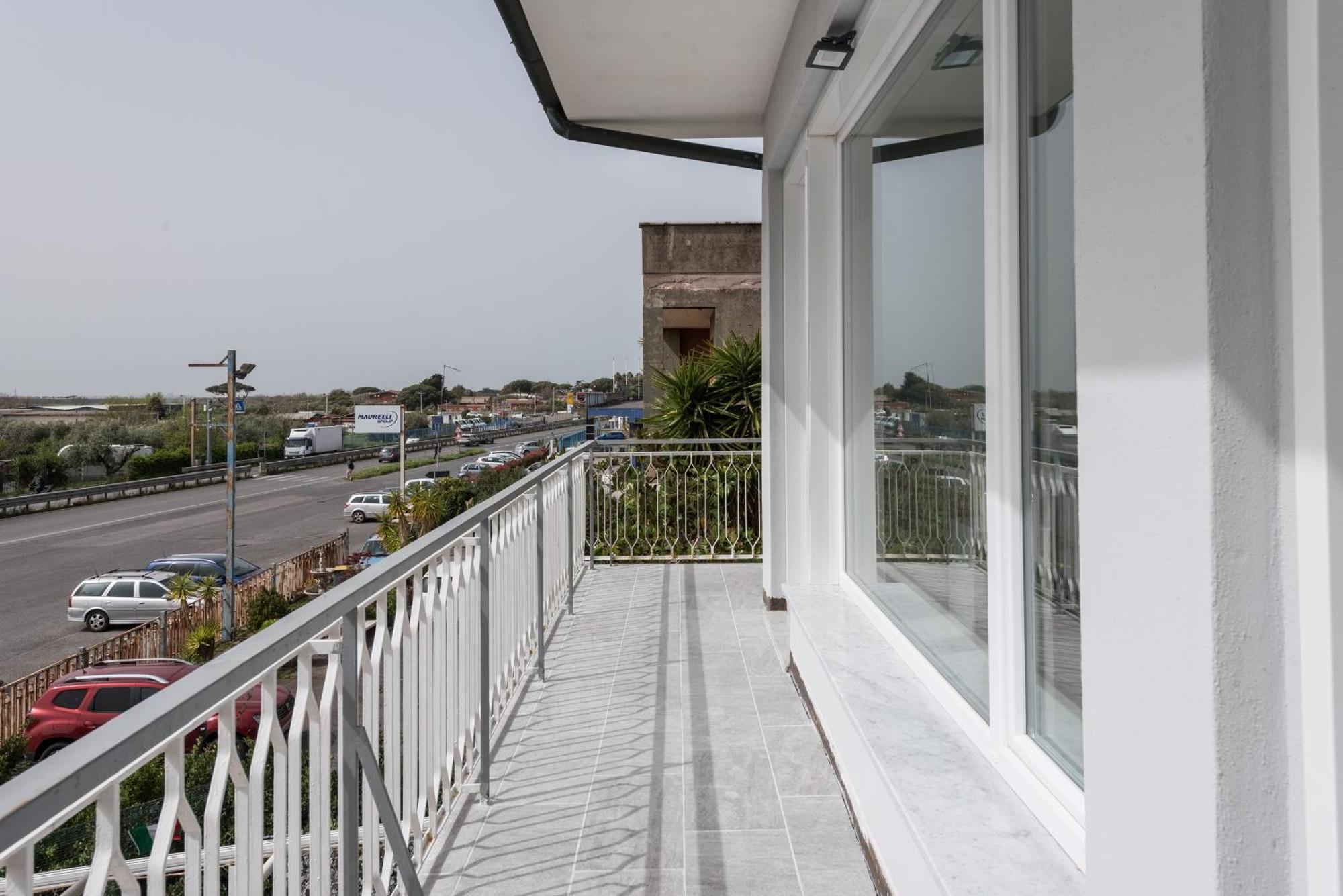 Travelershome Ciampino Airport Guesthouse 600M To Airport Exterior foto